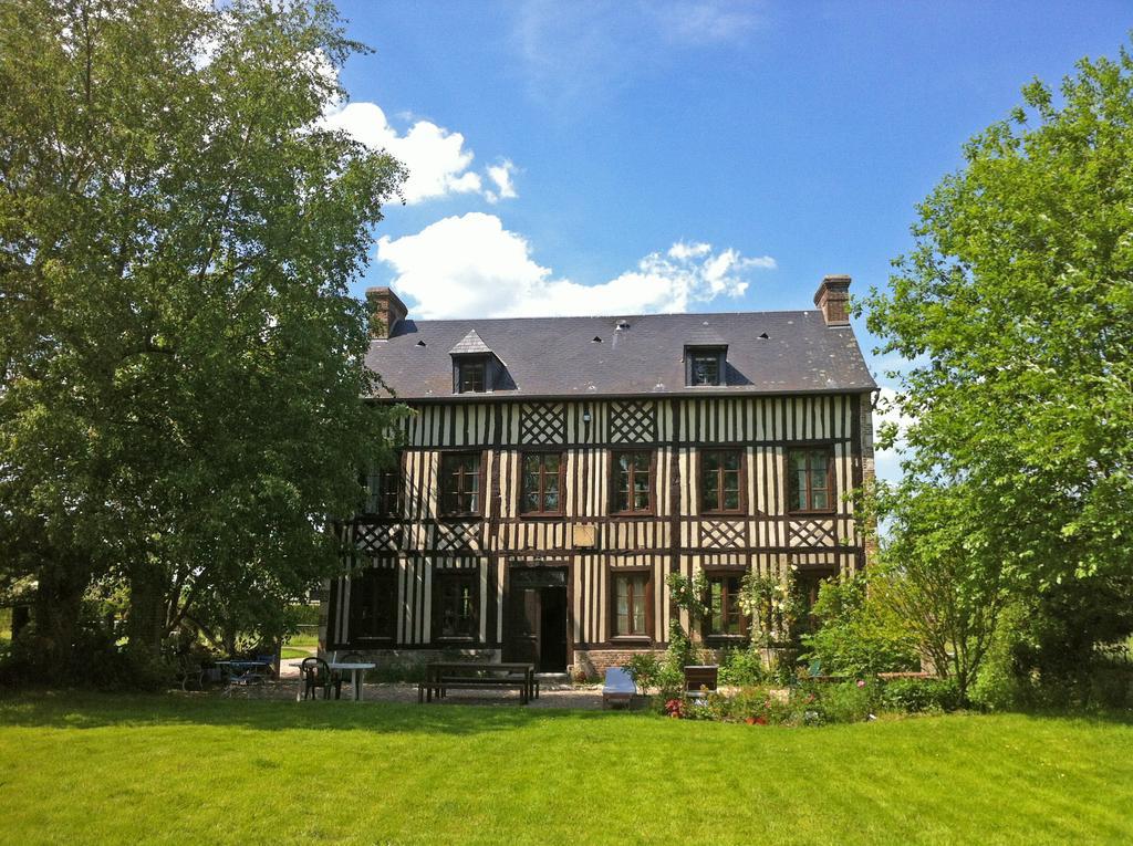Bed and Breakfast Le Petit Manoir De La Vernelle Fourmetot Exterior foto